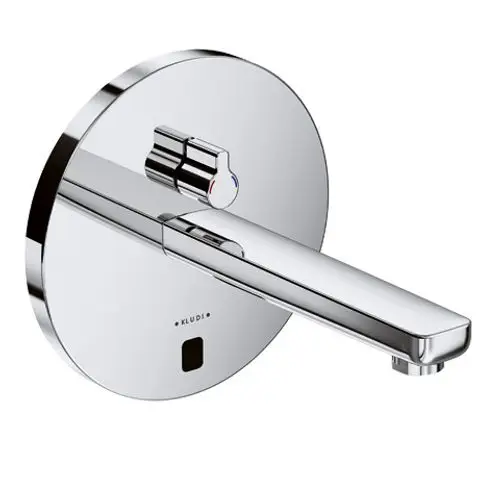 Wandarmatur mit runder Grundplatte und Mischhebel in Chromausführung. Der Auslauf hat eine gerade Form und ist an der Wand montiert. Kludi ist die Marke des Produkts.